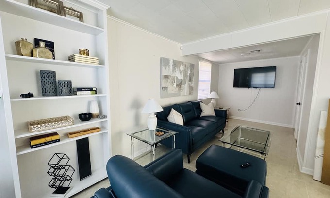 Estelle House | Family-Friendly 2-Bedroom Retreat Just Outside New Orleans