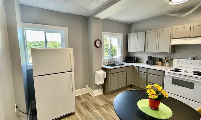 Saint John Apartment | Convenient 1BR Near Hospital & Uptown - Pet Friendly Stay
