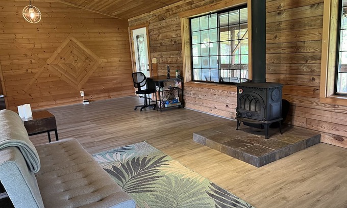 Mountain View Cabin | Explore Hawaiian Forest Estate: Cozy Cabins Near Volcano Park