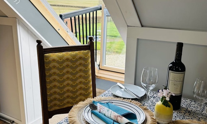Llantarnam Apartment | Convenient Retreat: Ideal for Family Fun and City Access