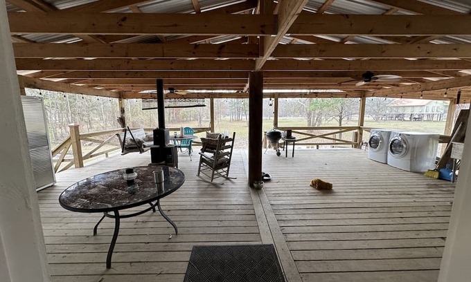 Poplarville Cabin | Charming 2-Bedroom Cabin with WiFi on the Pearl River