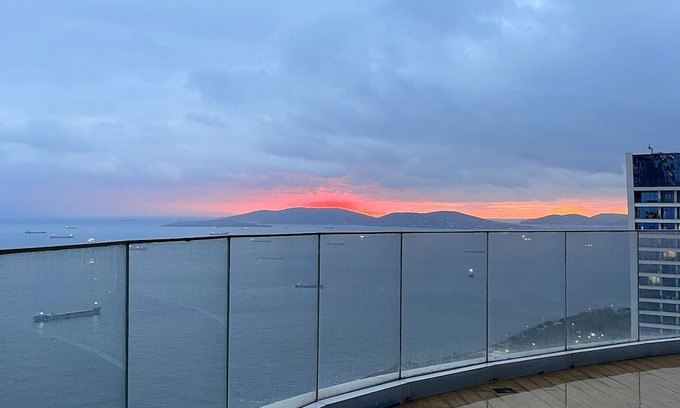 Kartal Condo | Modern Condo with Skyline View and Premium Amenities