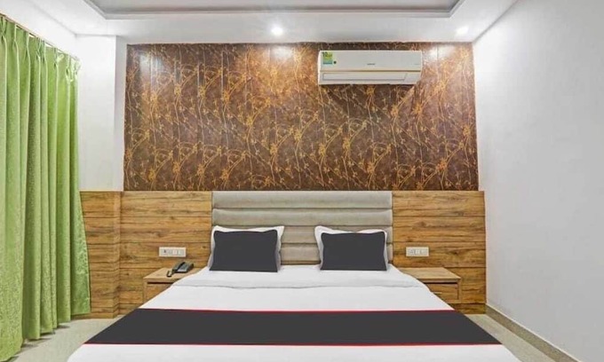 Gomti Nagar Hotel | Budget-Friendly ICYHOTELS HL INN with Family Amenities