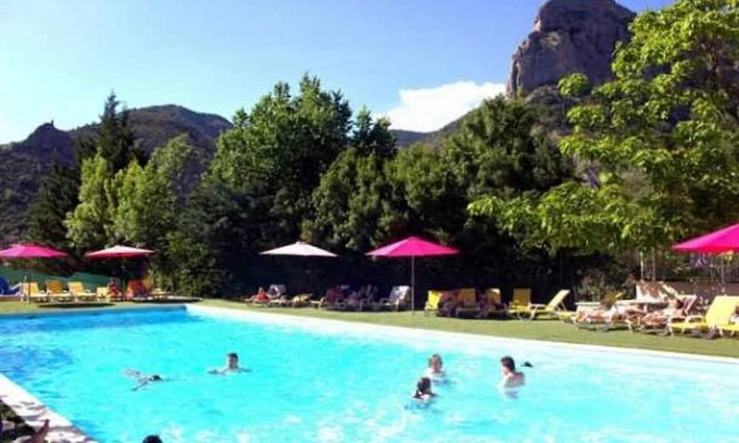 Orpierre House | Family-Friendly Camping with Pool and Spa Amenities