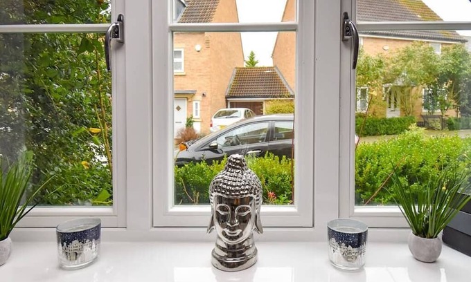 Bletchley House | Discover MK City Boutique House: Family-Friendly Retreat