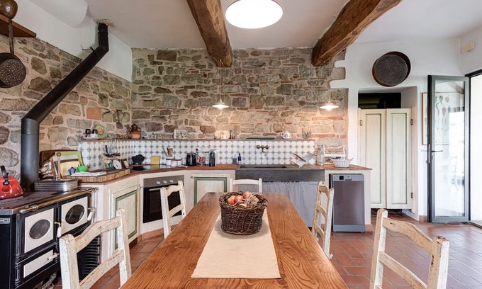 Borgo San Lorenzo House | Villa Porcigliano Olive Grove: Private Terrace & Wi-Fi