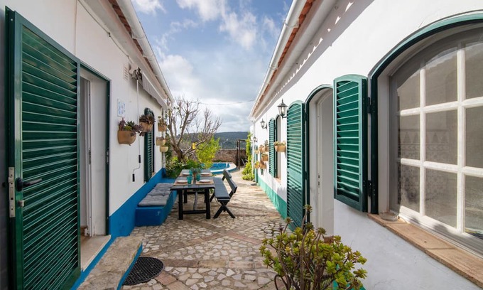 Loule House | Casual Retreat at Casa Delfim - Inviting Mountain Views