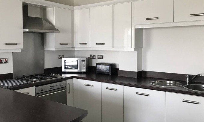 Liverpool Apartment | Modern, Liverpool Apartment, Entire Place, Free parking