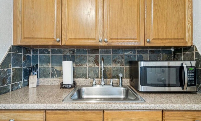 Sunrise Terrace House | Stylish 2BR Midtown Duplex with Family-Friendly Amenities