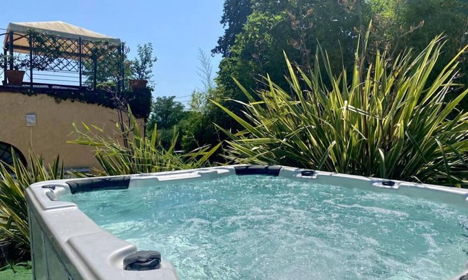 Montemurlo Other | Cozy Country House in Bagnolo Di Sopra with Spa & Hot Tub