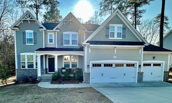 Southern Pines House | Spacious Family Home in Southern Pines for 2024 US OPEN. Close to shuttle!