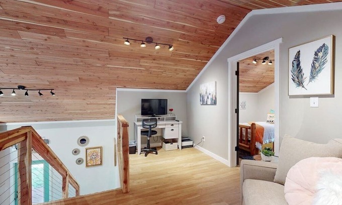 Clarkson House | Relaxing Barndos Near Nolin Lake & Mammoth Cave