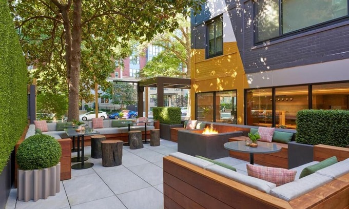 Logan Circle House | Family-Friendly Viceroy Washington DC: Pet Welcome & Pool!