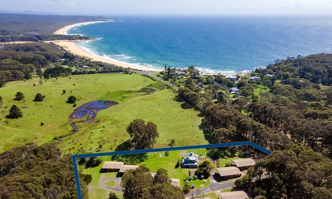 Barragga Bay Apartment | Discover Cuttagee Beach Cottages with Oceanfront Views