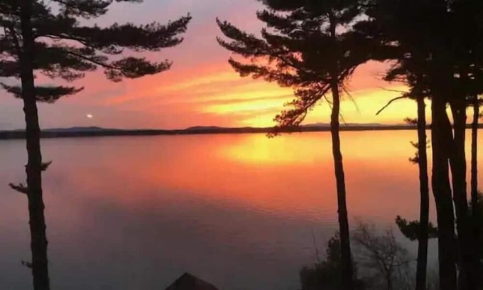 South Casco House | Beautiful Sebago Lake Retreat with Boathouse Amenities