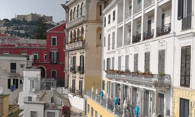 Chiaia Apartment | Top-Rated Wenner House in Naples - Family & Pet Friendly