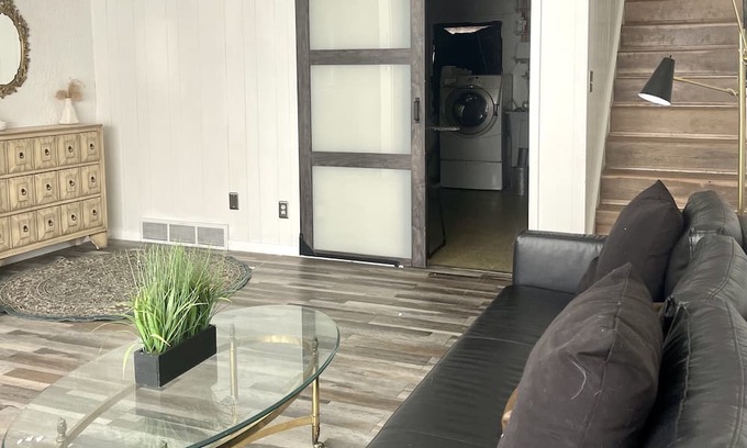 Akron Apartment | Cozy Renovated Apartment Near Airport & HOF - Pet Friendly