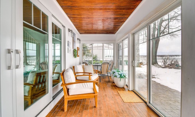 Town of Owasco Cottage | Serene Auburn Lakehouse with Sunroom & Game Room Awaits