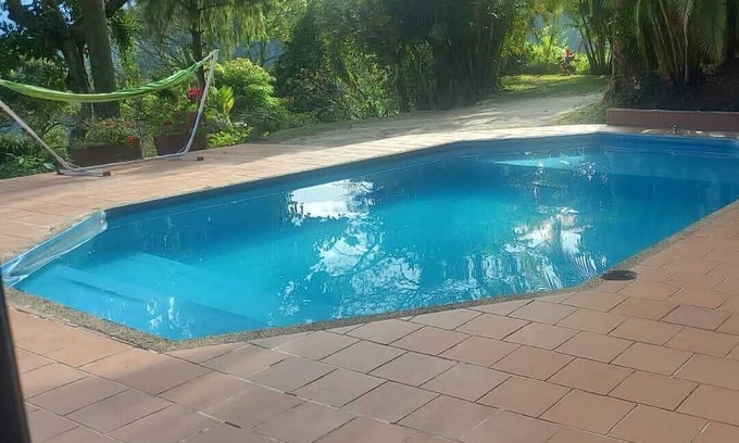 La Vega House | Finca de Descanso con Vista a las Montañas