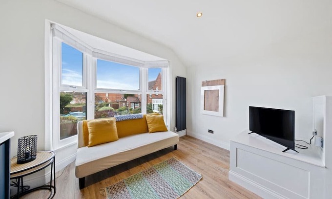 Kettering Apartment | Modern Apartment in Kettering - Family-Friendly & Convenient