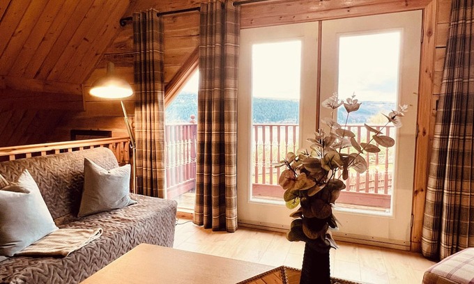 Foyers Cabin | Relaxing Lodges on Loch Ness with Spa and Lake Views