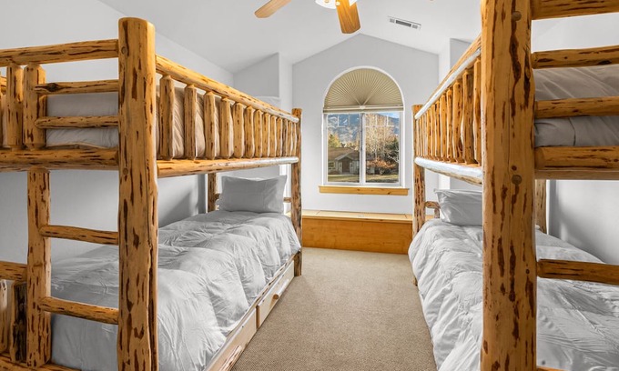 Springhill House | Discover Our Unique Short-Term Rentals with Spa Amenities