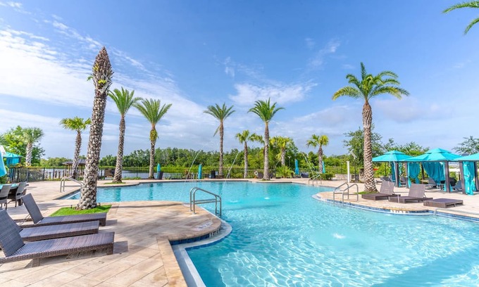 Haines City House | Spacious 6 Bedroom Villa at Balmoral Resort, Near Disney