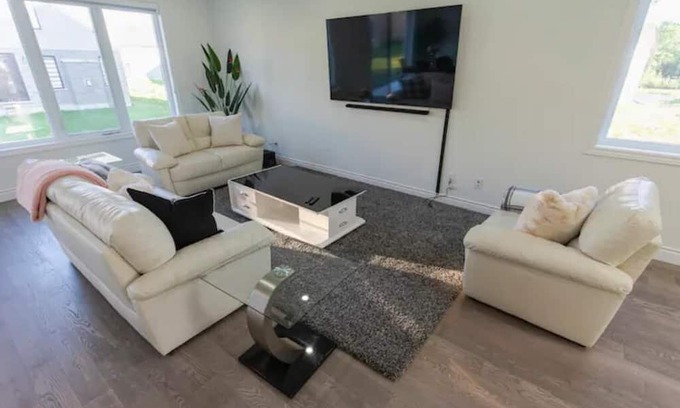 London House | Ideal Dream Home for Families with Top Guest Ratings