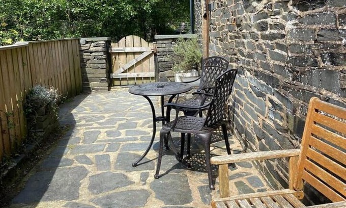 Corris House | Cozy Country Cottage by the River in Dyfi Valley