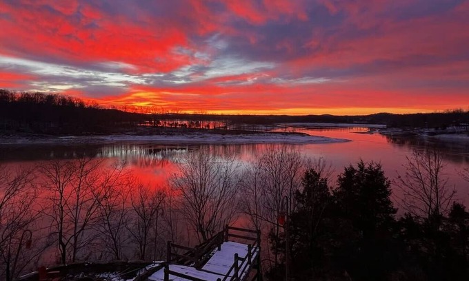 Falls of Rough Apartment | Lakeview Haven: Lakeside Sanctuary at Fentress Rd!