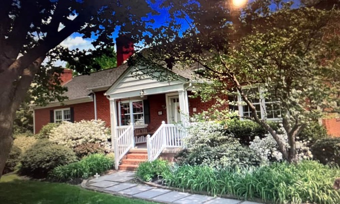 Purcellville House | Enjoy a Cozy Stay at Echo Dell Summer with Ocean Views