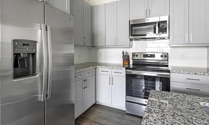 Spring Branch East Apartment | Modern Apartment with Kitchen in Prime City Location
