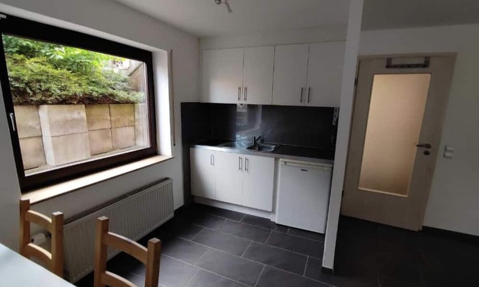 Vaihingen an der Enz Apartment | Cozy Ferienwohnung Kerstin Grambow with Pool & Breakfast