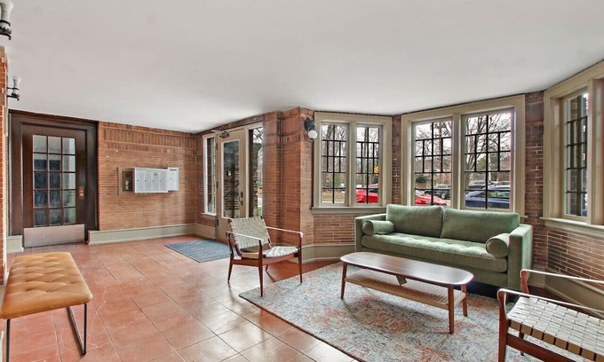 Evanston Apartment | Family-Friendly 2BR Apartment in Vibrant Chicago