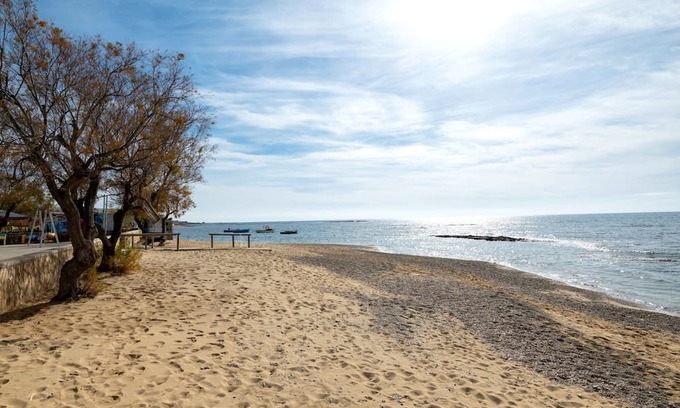 Torre Ovo Apartment | Cozy Apartment 'Casa Vacanze Le Barche Due' with Ocean View