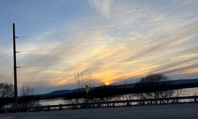 Onalaska House | Scenic Lake Onalaska Motel with Queen Bed & Breakfast