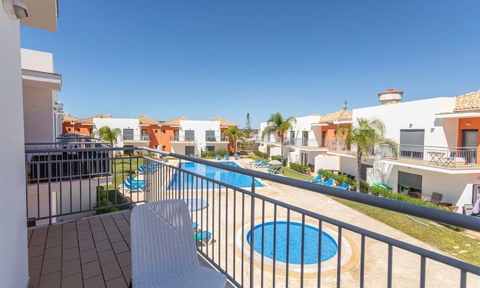 Pera House | Discover Family-Friendly Comfort at Pêra Gardens Villa