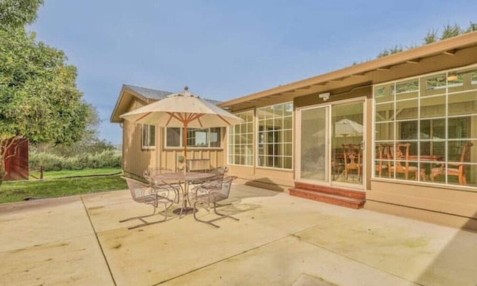 Prunedale House | Cozy 10 Acre Prunedale Home near Monterey & Carmel