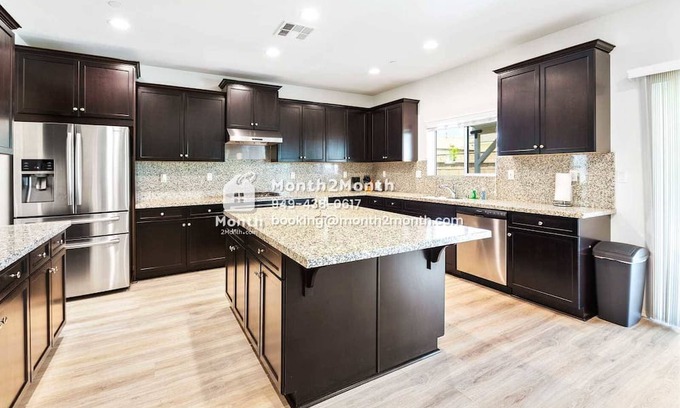 Ontario House | Inviting Stay at Villa On Bennington with Private Pool