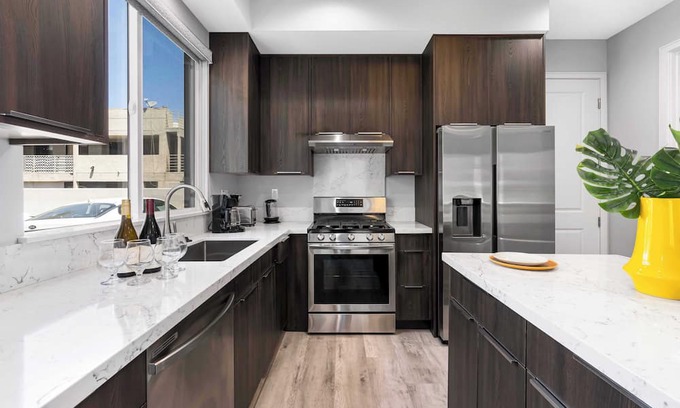 South el Monte House | Pet-Friendly Escape at Modern Classic on Edwards Ave