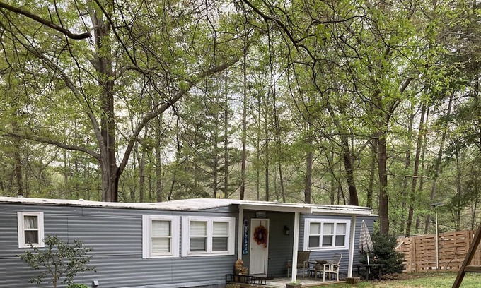 Anderson House | Perfect Retreat at Lake Hartwell - Family Friendly Escape