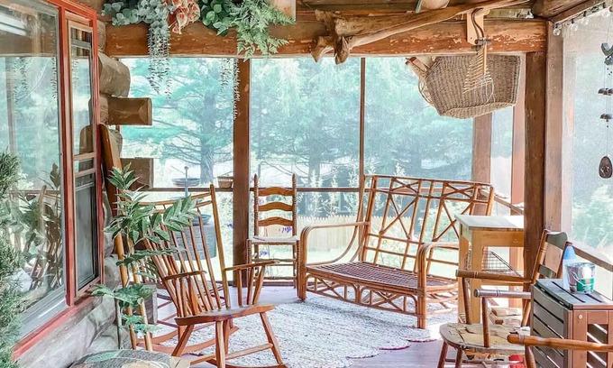 Phoenicia Cabin | Unforgettable Stay at The Highview, A Catskills Log Cabin