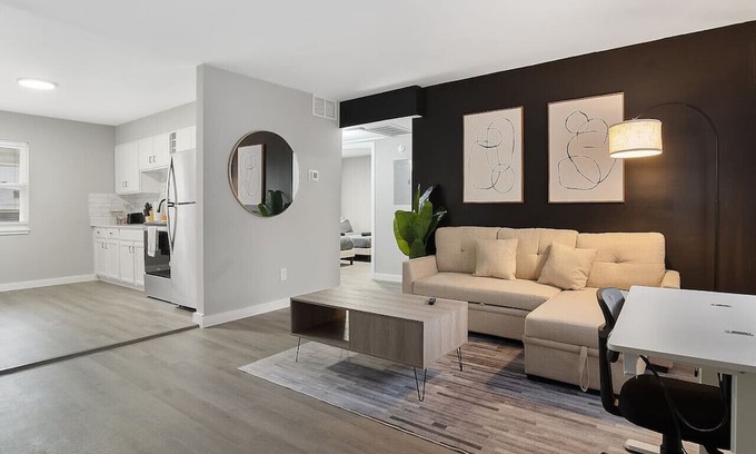Downtown Apartment | Upscale King 3 Bed Suite—Mins to Downtown Raleigh!