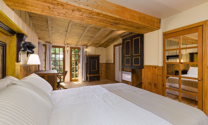 Baie-St-Paul Ski Chalet | Idyllic Cottage Retreat with Private Lake & Kids' Amenities