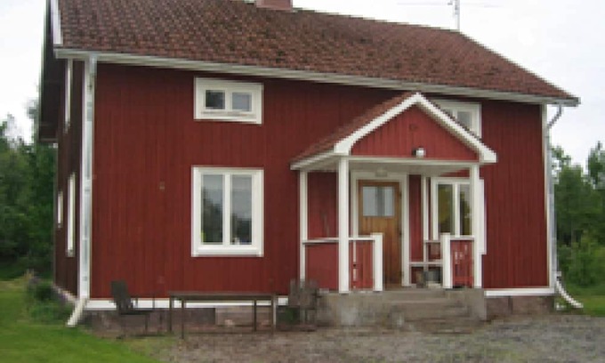 Storfors House | Cozy Forest Retreat with Boat Access and Internet