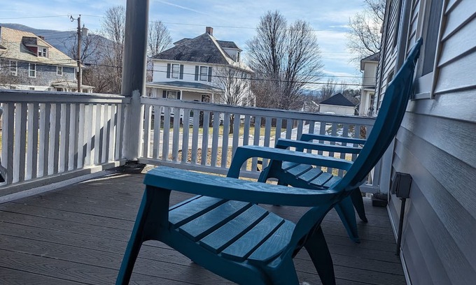 East Haven  Rutland County House | Close to Killington and downtown with beautiful porch and new kitchen new baths