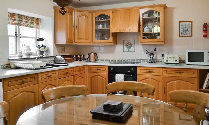 Grimsby Cottage | Relaxing 3 Bedroom Accommodation in Tetney by the Sea