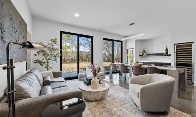 St. Leonard Apartment | Waterfront Guesthouse Retreat with Spa & Child-Friendly Care