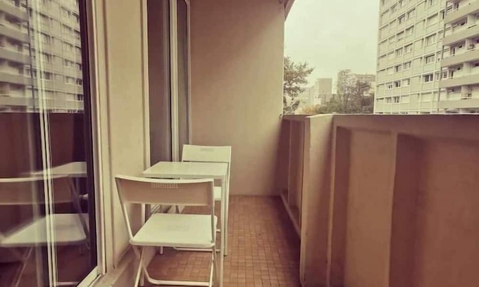 Republique - Tolstoi Apartment | T3 Balcon Villeurbanne -Apartment-Private Bathroom