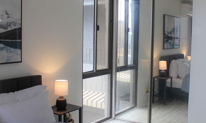 Manoa Condo | Futuristic Hawaii Fortress: 2 Bed, Hot Tub & Pool Access